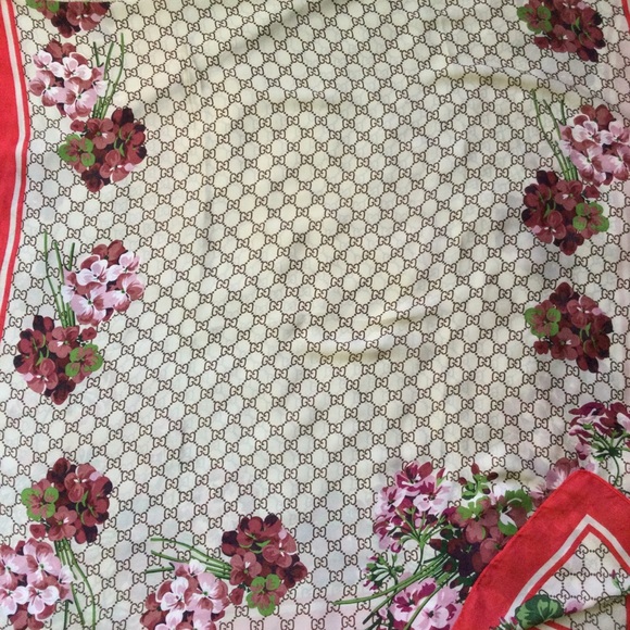 Gucci Silk Scarf Red Rose Print Shawl - Picture 3 of 5
